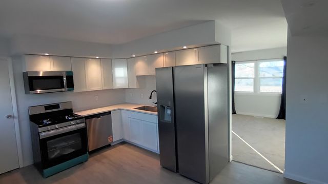 1307 Glenwood Road, Bloomington, IL 61704