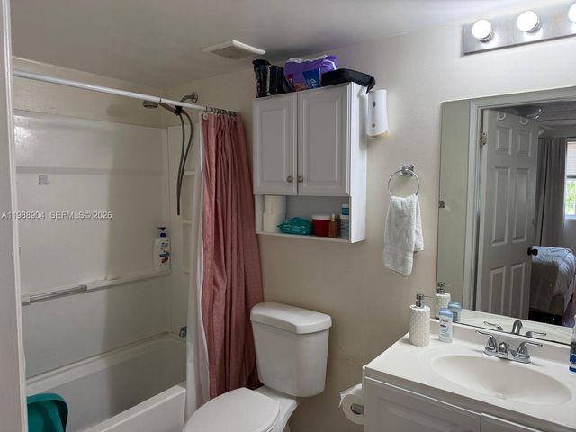 6195 NW 186th St 211, Hialeah, FL 33015