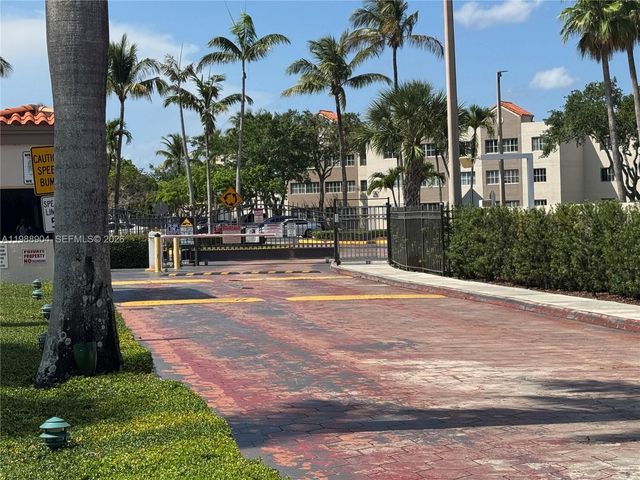 6195 NW 186th St 211, Hialeah, FL 33015