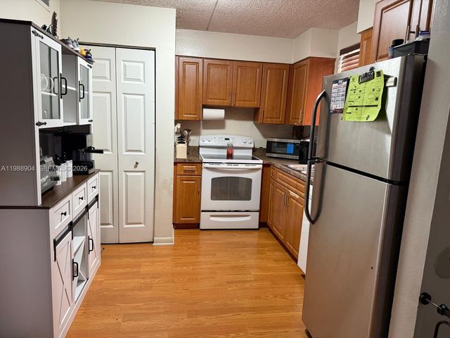 6195 NW 186th St 211, Hialeah, FL 33015