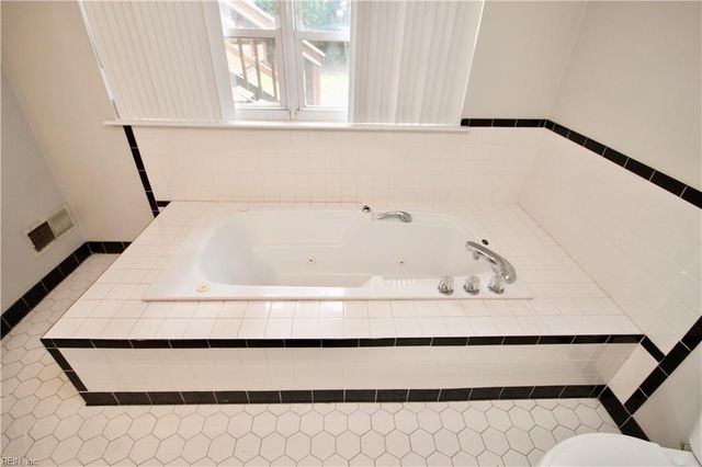 3821 Lampl AVE, Virginia Beach, VA 23452