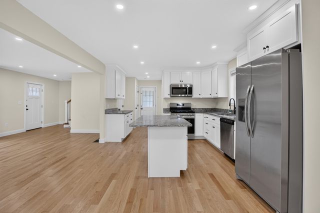 20 Ritter Street, Nashua, NH 03060