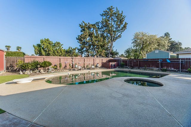 5644 N Hazel Avenue, Fresno, CA 93711