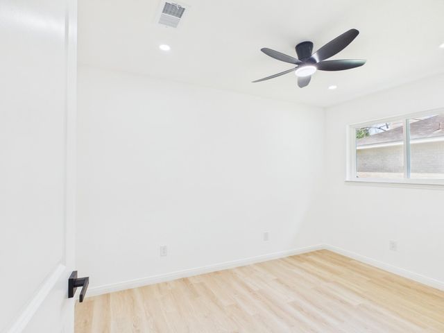 2002 Jones Street, Rosenberg, TX 77471