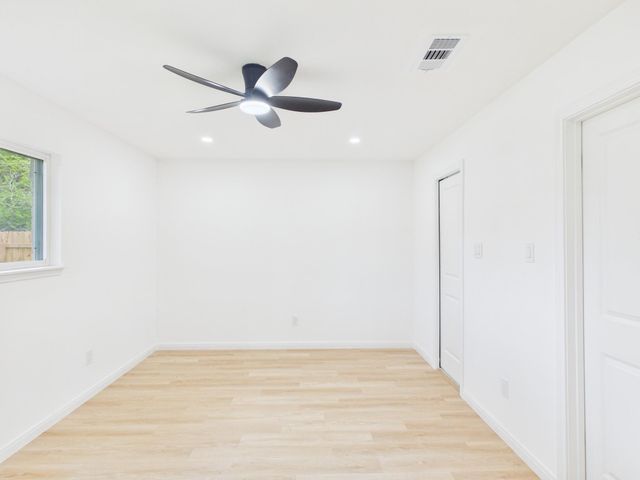 2002 Jones Street, Rosenberg, TX 77471