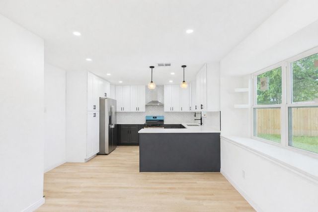 2002 Jones Street, Rosenberg, TX 77471