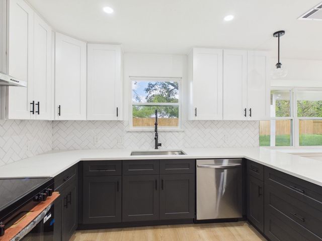 2002 Jones Street, Rosenberg, TX 77471