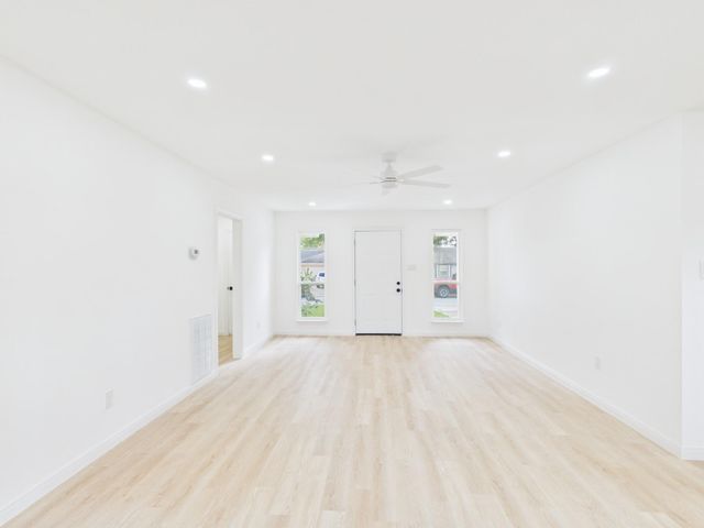 2002 Jones Street, Rosenberg, TX 77471