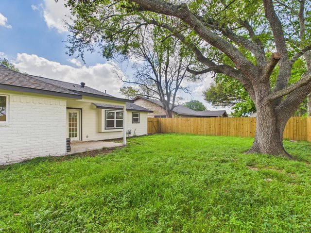 2002 Jones Street, Rosenberg, TX 77471