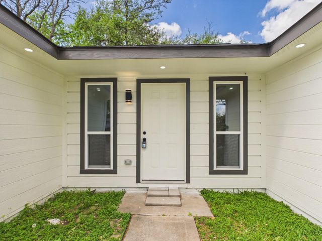 2002 Jones Street, Rosenberg, TX 77471