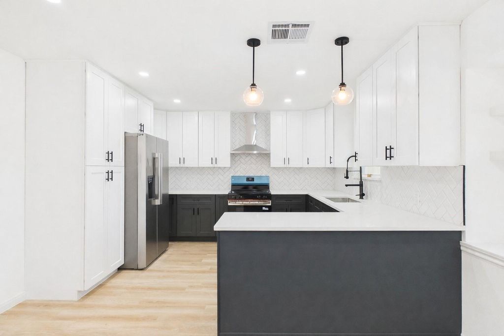 2002 Jones Street, Rosenberg, TX 77471