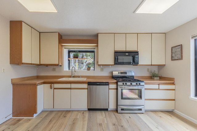 6959 Valle Pacifico Road, Salinas, CA 93907