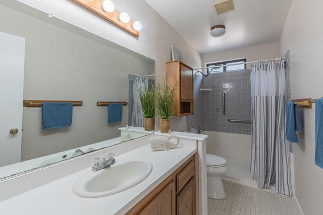 6959 Valle Pacifico Road, Salinas, CA 93907