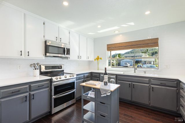 2409 Canin Ct, Santa Rosa, CA 95405