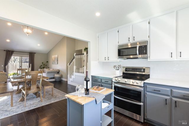 2409 Canin Ct, Santa Rosa, CA 95405