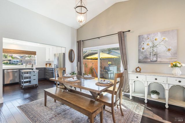 2409 Canin Ct, Santa Rosa, CA 95405