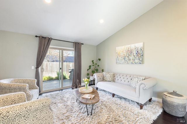 2409 Canin Ct, Santa Rosa, CA 95405