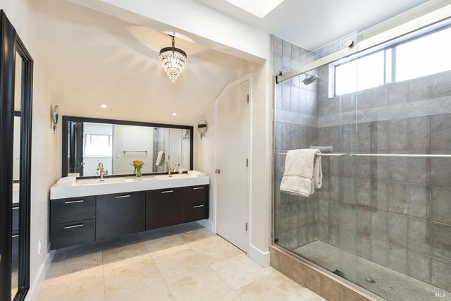 2409 Canin Ct, Santa Rosa, CA 95405