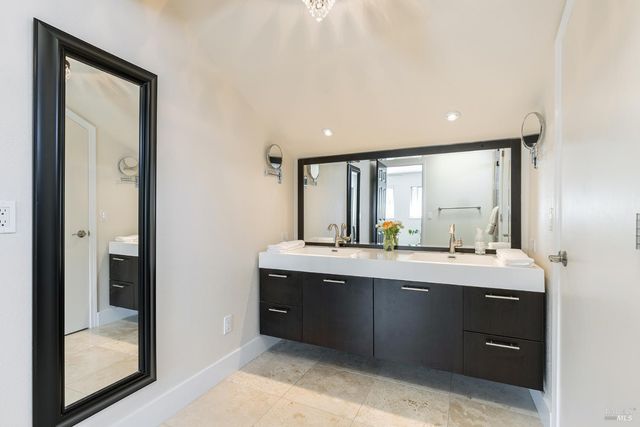 2409 Canin Ct, Santa Rosa, CA 95405