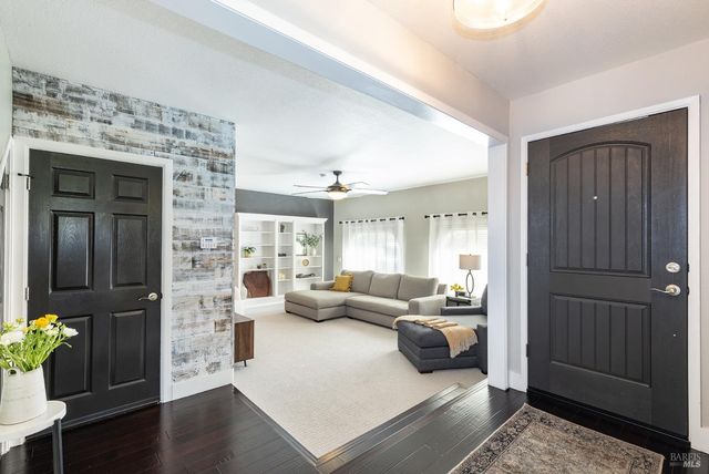 2409 Canin Ct, Santa Rosa, CA 95405