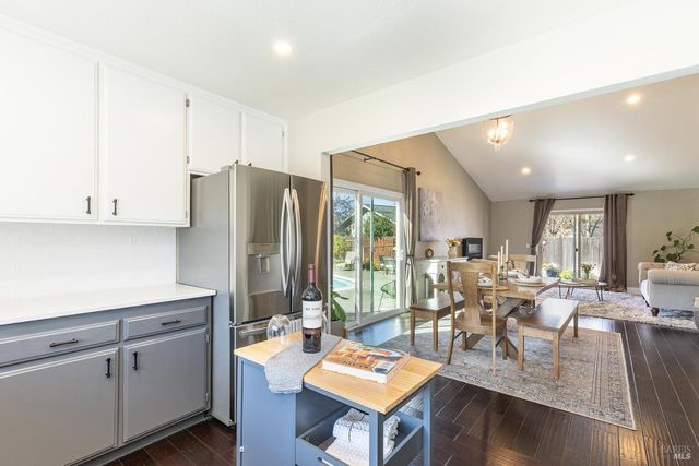 2409 Canin Ct, Santa Rosa, CA 95405