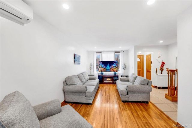 239 Brinsmade Avenue, Bronx, NY 10465