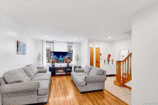 239 Brinsmade Avenue, Bronx, NY 10465