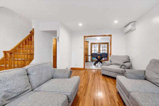 239 Brinsmade Avenue, Bronx, NY 10465