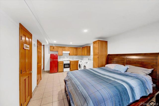 239 Brinsmade Avenue, Bronx, NY 10465