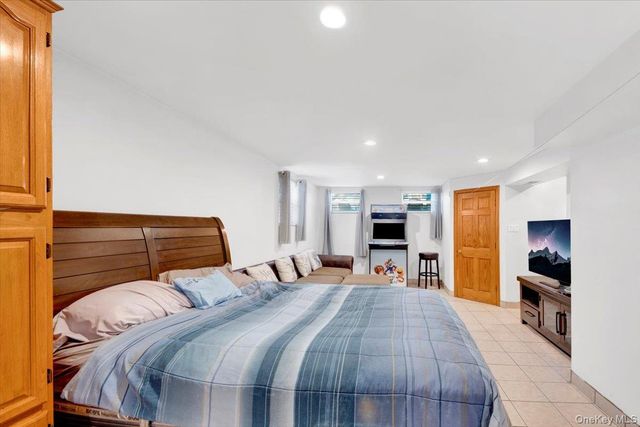 239 Brinsmade Avenue, Bronx, NY 10465