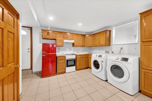 239 Brinsmade Avenue, Bronx, NY 10465