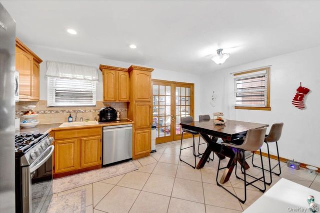 239 Brinsmade Avenue, Bronx, NY 10465