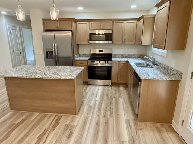 428 Parker Rd, Portland, TN 37148