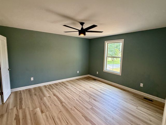 428 Parker Rd, Portland, TN 37148