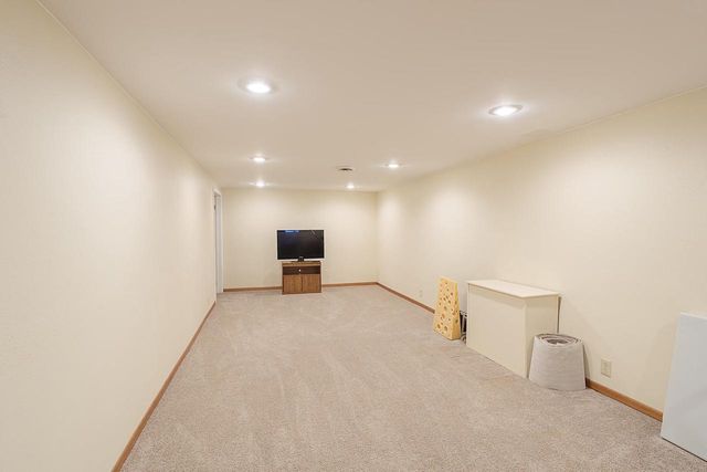 825 STONY BROOK LANE, Green Bay, WI 54304