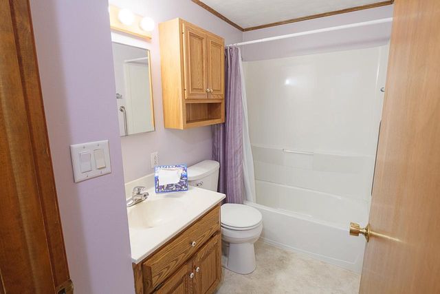 825 STONY BROOK LANE, Green Bay, WI 54304
