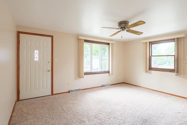 825 STONY BROOK LANE, Green Bay, WI 54304