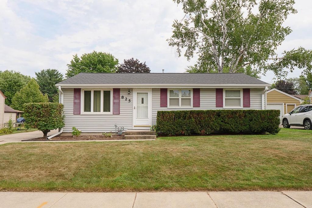 825 STONY BROOK LANE, Green Bay, WI 54304