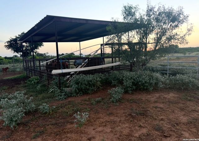 4167 County Road 136, Floresville, TX 78114