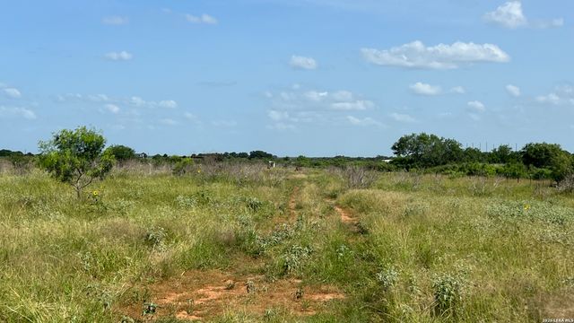 4167 County Road 136, Floresville, TX 78114