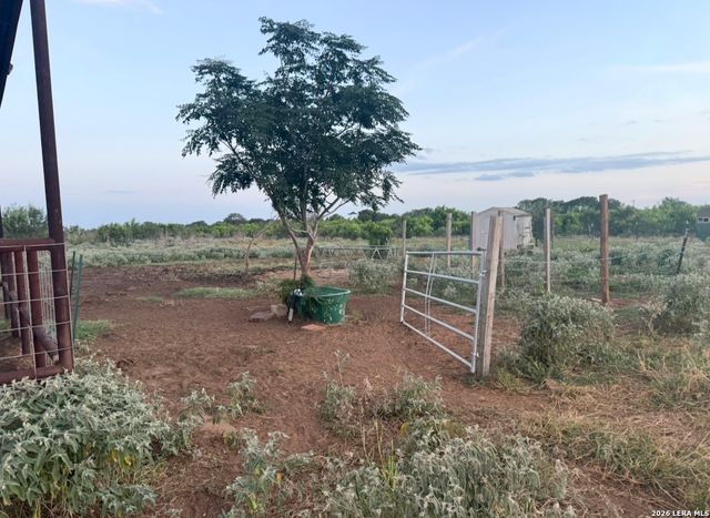 4167 County Road 136, Floresville, TX 78114