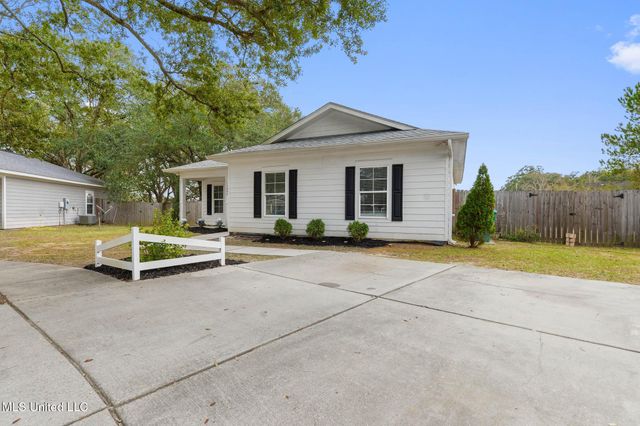 13004 Alta Vida Court, Gulfport, MS 39503