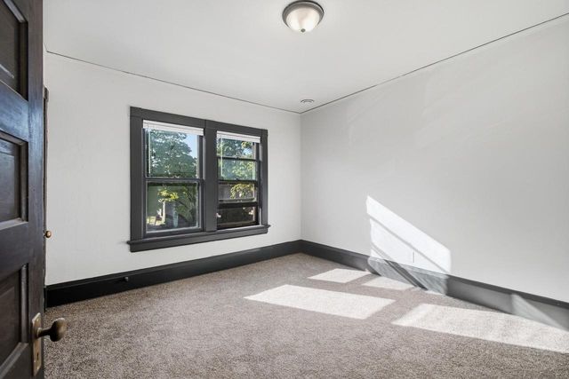 826 N 28th STREET, Milwaukee, WI 53208
