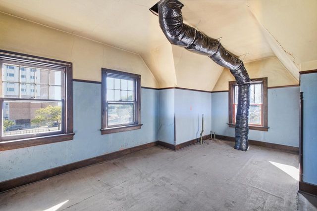826 N 28th STREET, Milwaukee, WI 53208