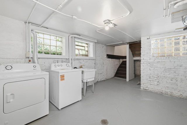 826 N 28th STREET, Milwaukee, WI 53208