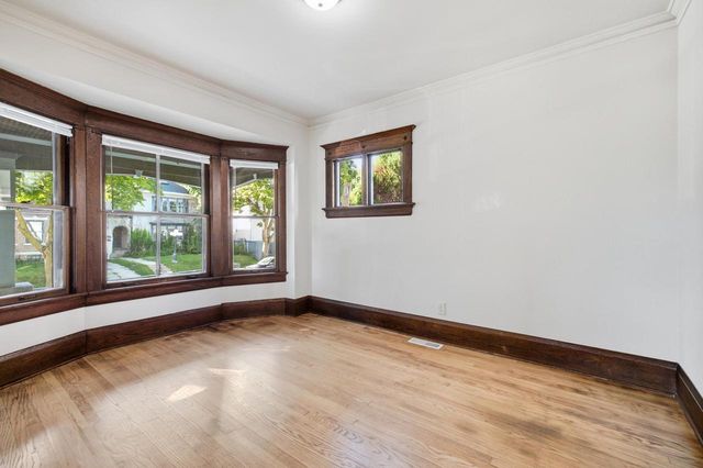826 N 28th STREET, Milwaukee, WI 53208