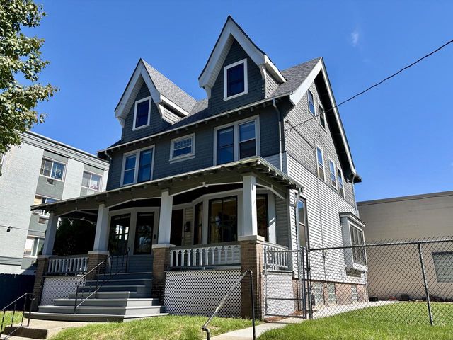 826 N 28th STREET, Milwaukee, WI 53208