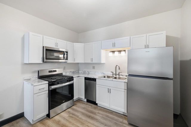 826 N 28th STREET, Milwaukee, WI 53208