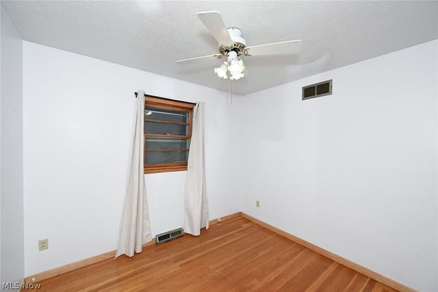 141 26th Street NW, Barberton, OH 44203