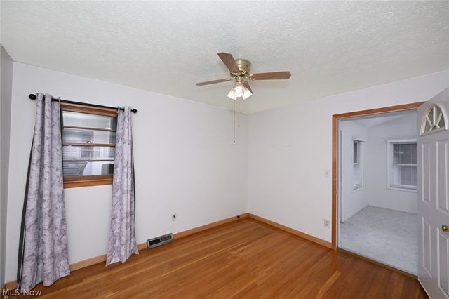 141 26th Street NW, Barberton, OH 44203